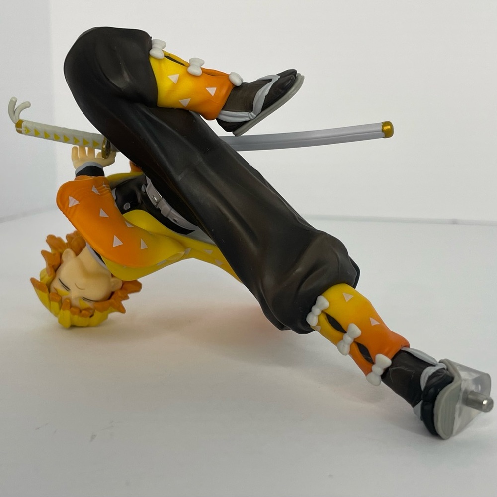 Demon Slayer Kimetsu no Yaiba: Zenitsu Agatsuma ConoFig Figure - Picture 13 of 16